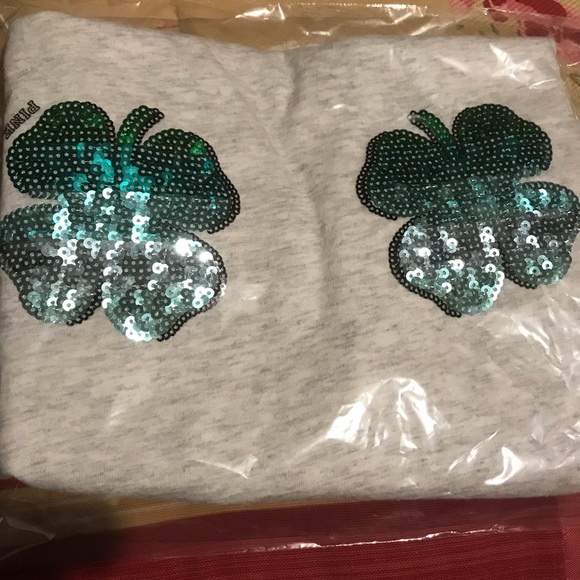 ST PATRICS’S DAY VS PINK SHAMROCK MUSCLE TANK NWT - Picture 6 of 6